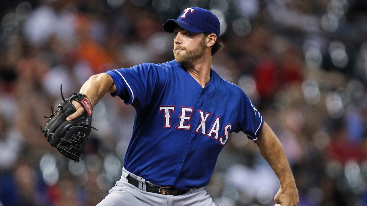 Rangers blow lead in eighth as Astros take win